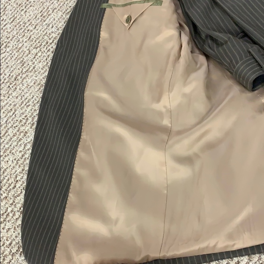 suit - Picture 2 of 5